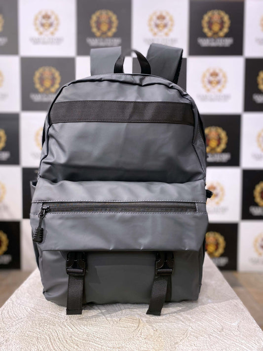 Urban Grey Everyday Backpack – Spacious & Stylish