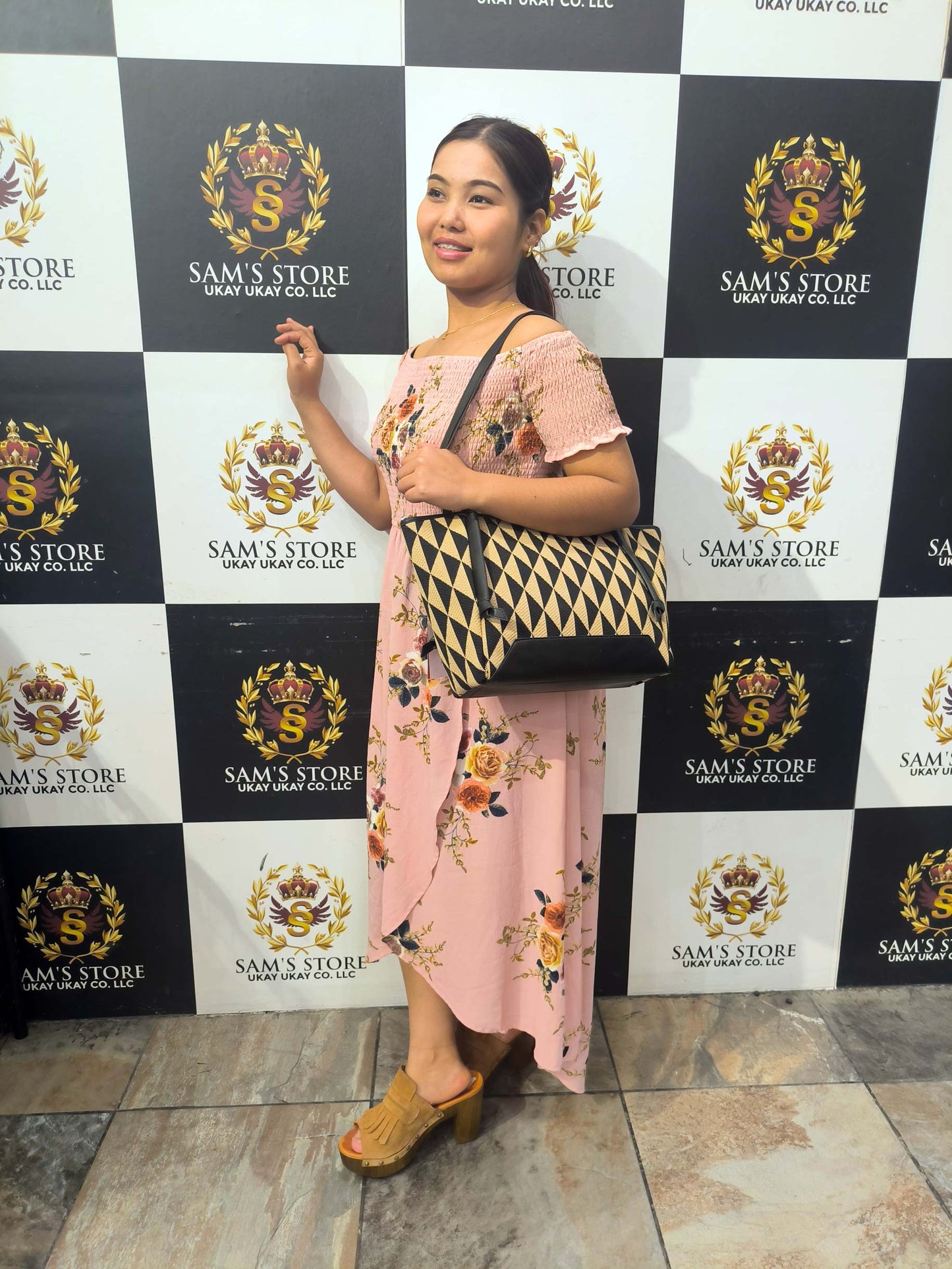 Elegant Diamond Pattern Shoulder Handbag