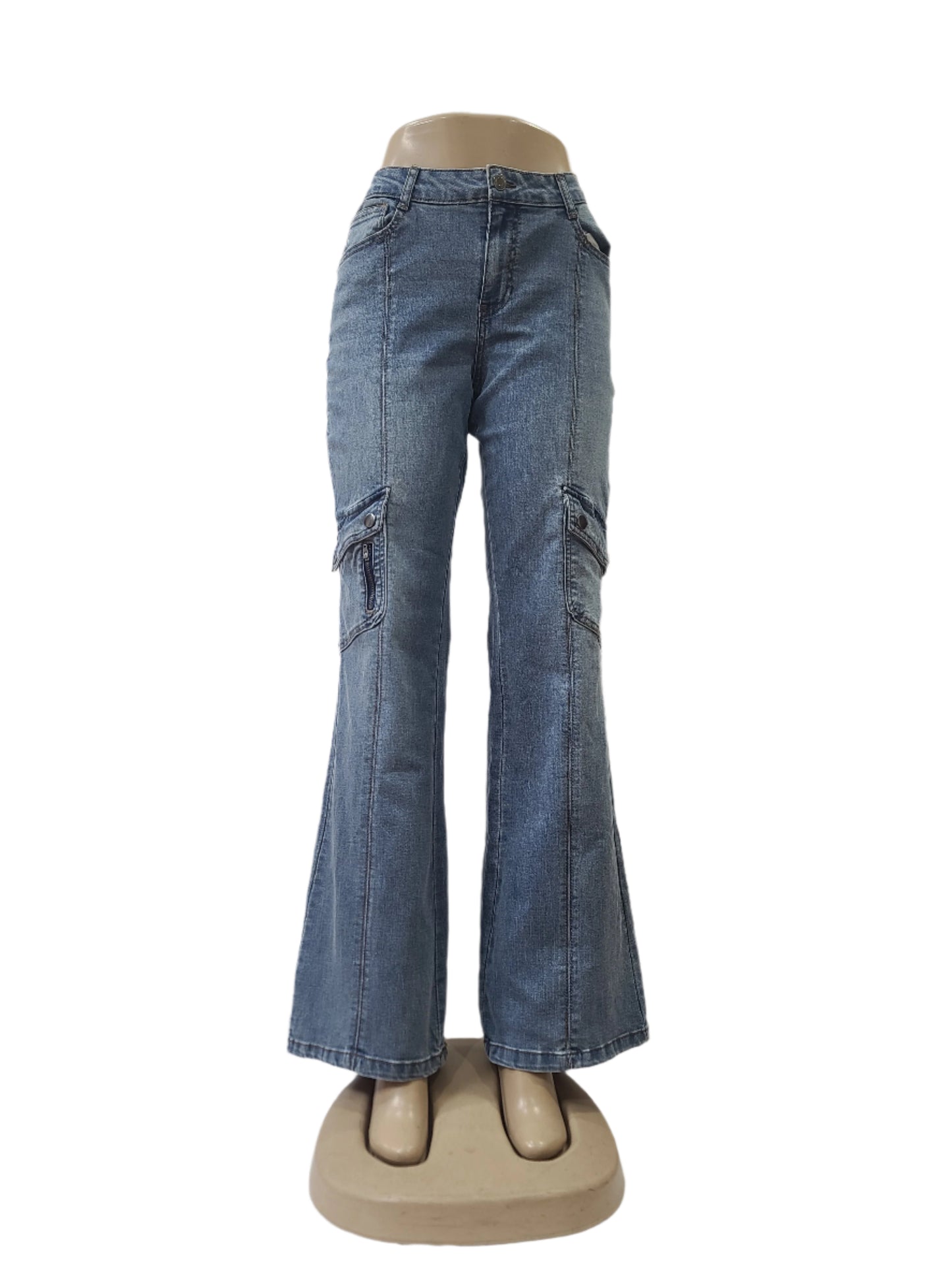 No Boundaries unisex flared denim cargo pants with side pockets – medium size