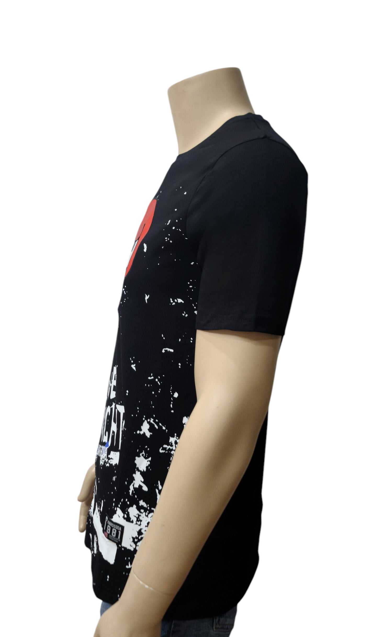 Unisex Black Graphic T-Shirt with Red Heart “Love Tonight” – Size L