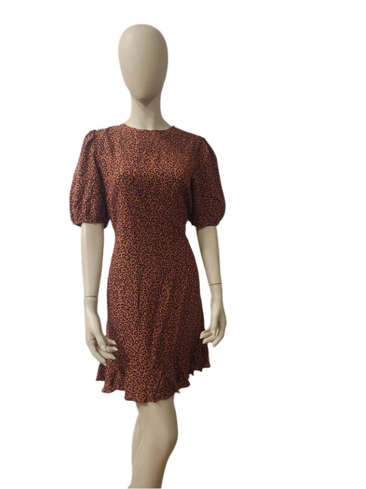 Front view of vintage leopard print puff sleeve mini dress by New Look

